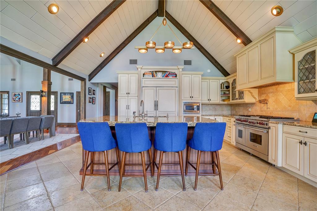 BAY HILL - Residential