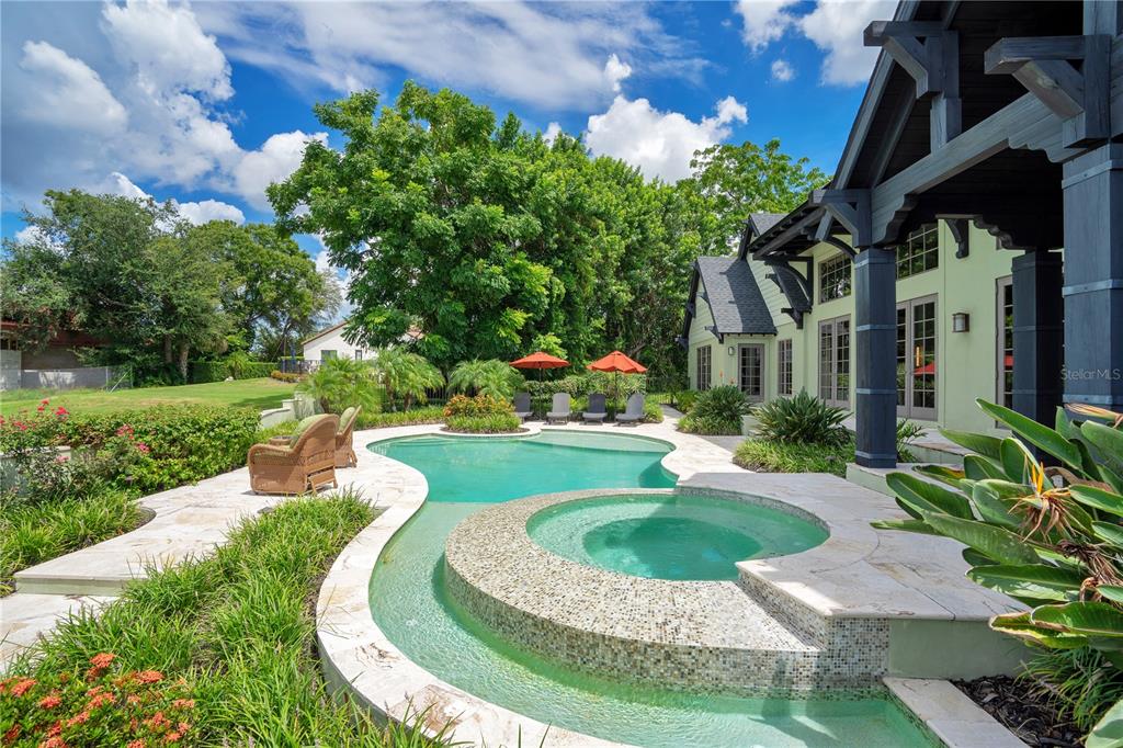 BAY HILL - Residential