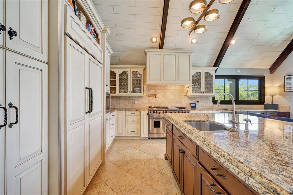 BAY HILL - Residential