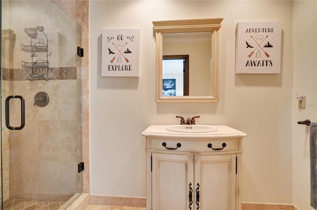 BAY HILL - Residential