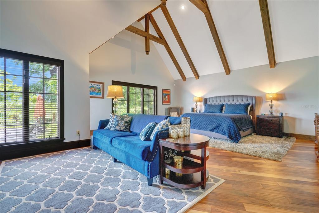 BAY HILL - Residential