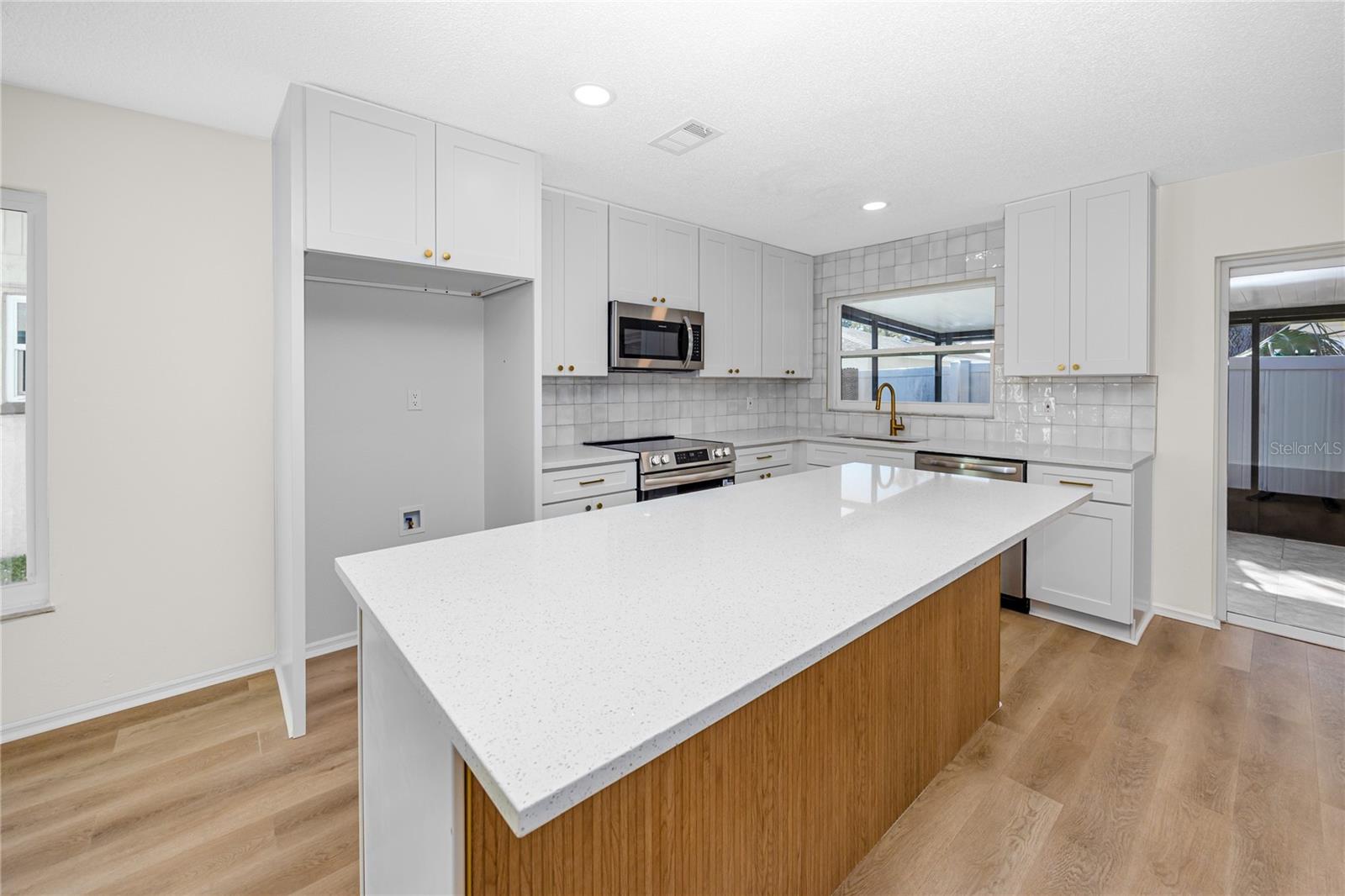 LYNMAR ESTATES - Residential