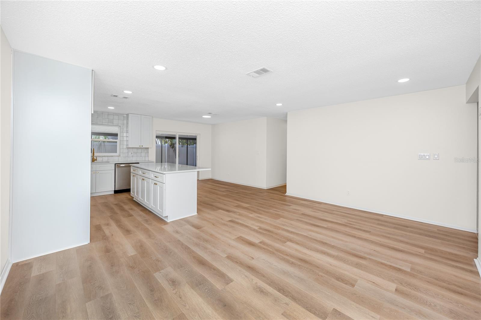 LYNMAR ESTATES - Residential