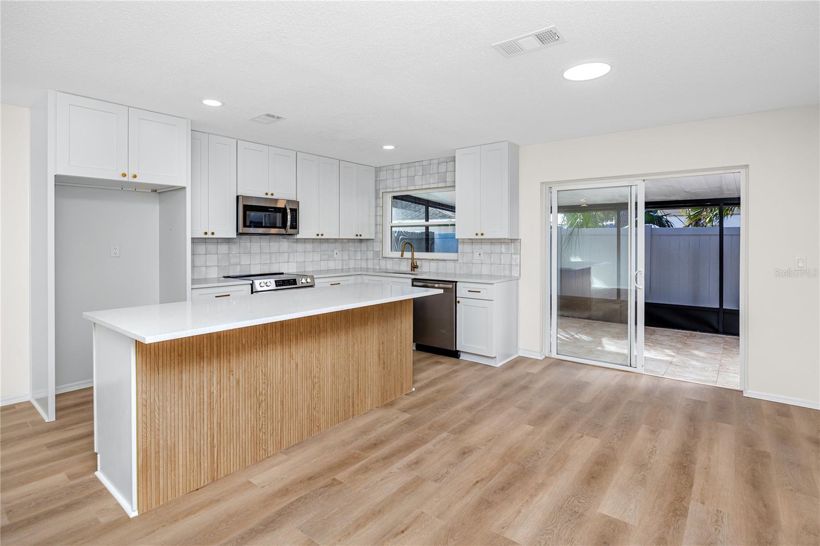 LYNMAR ESTATES - Residential