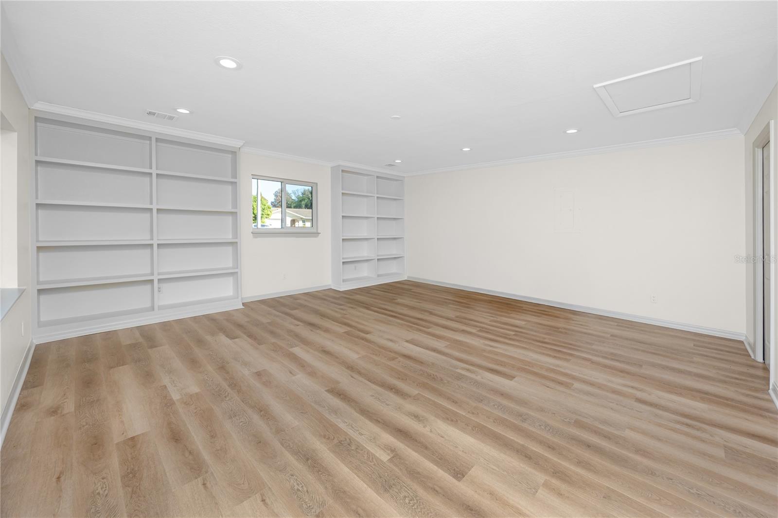 LYNMAR ESTATES - Residential