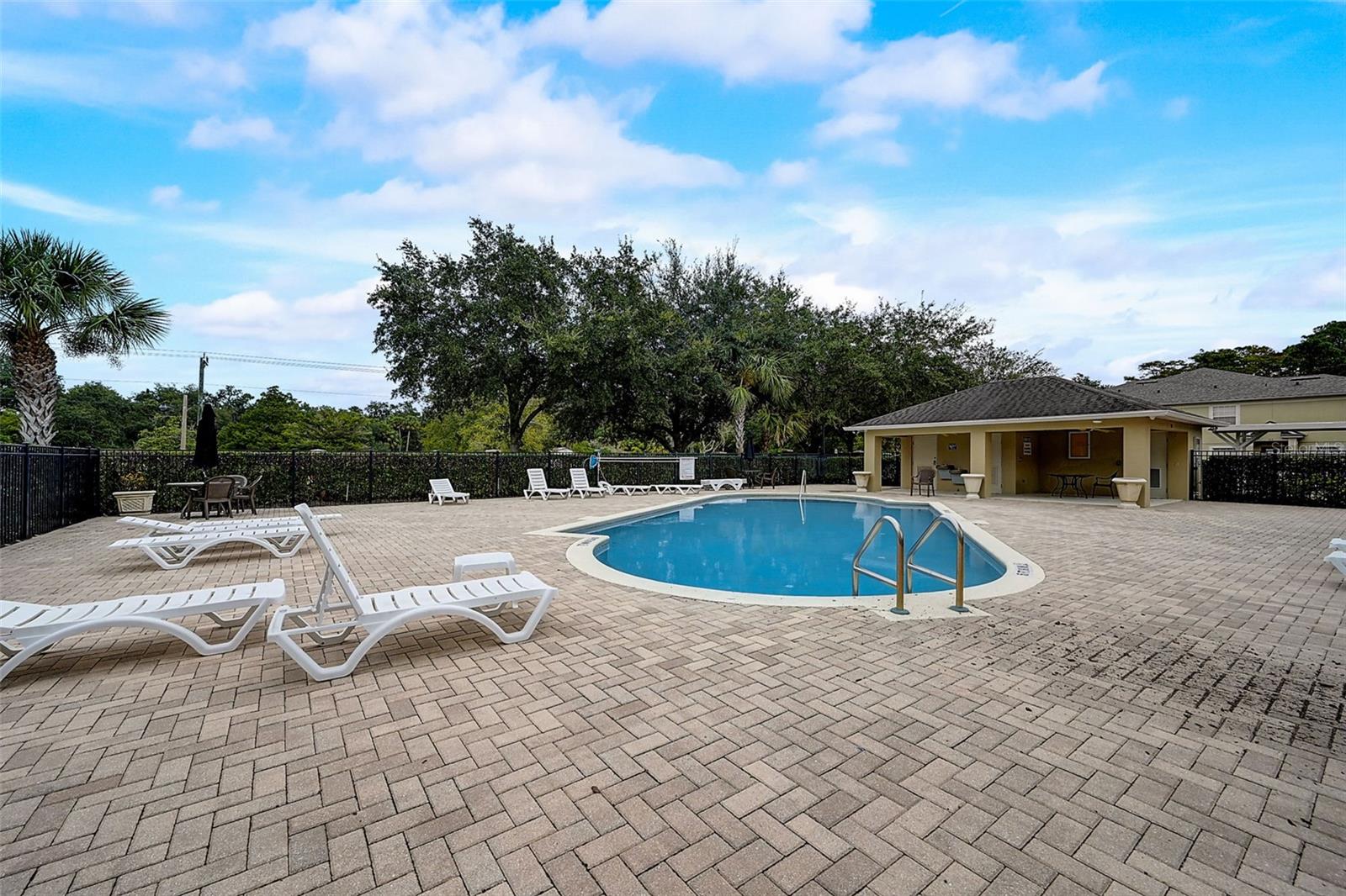 AMBERLEE TWNHMS - Residential