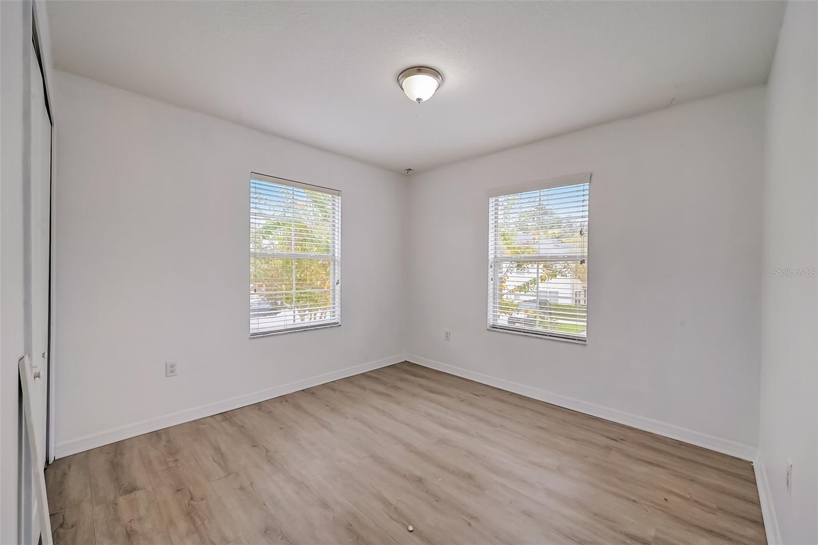 AMBERLEE TWNHMS - Residential