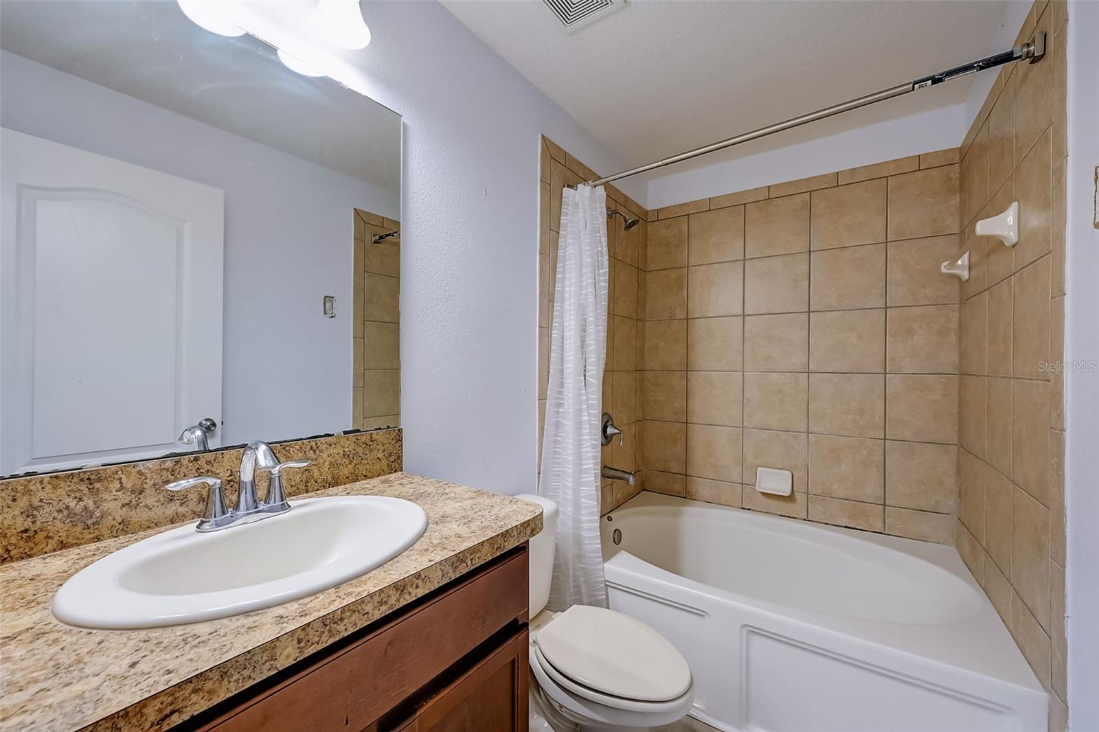 AMBERLEE TWNHMS - Residential