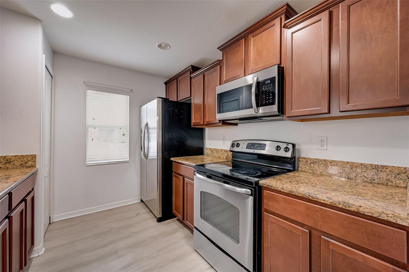 AMBERLEE TWNHMS - Residential