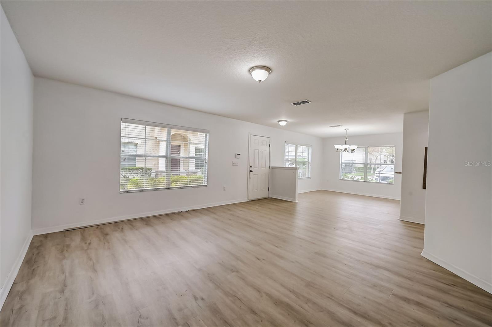 AMBERLEE TWNHMS - Residential