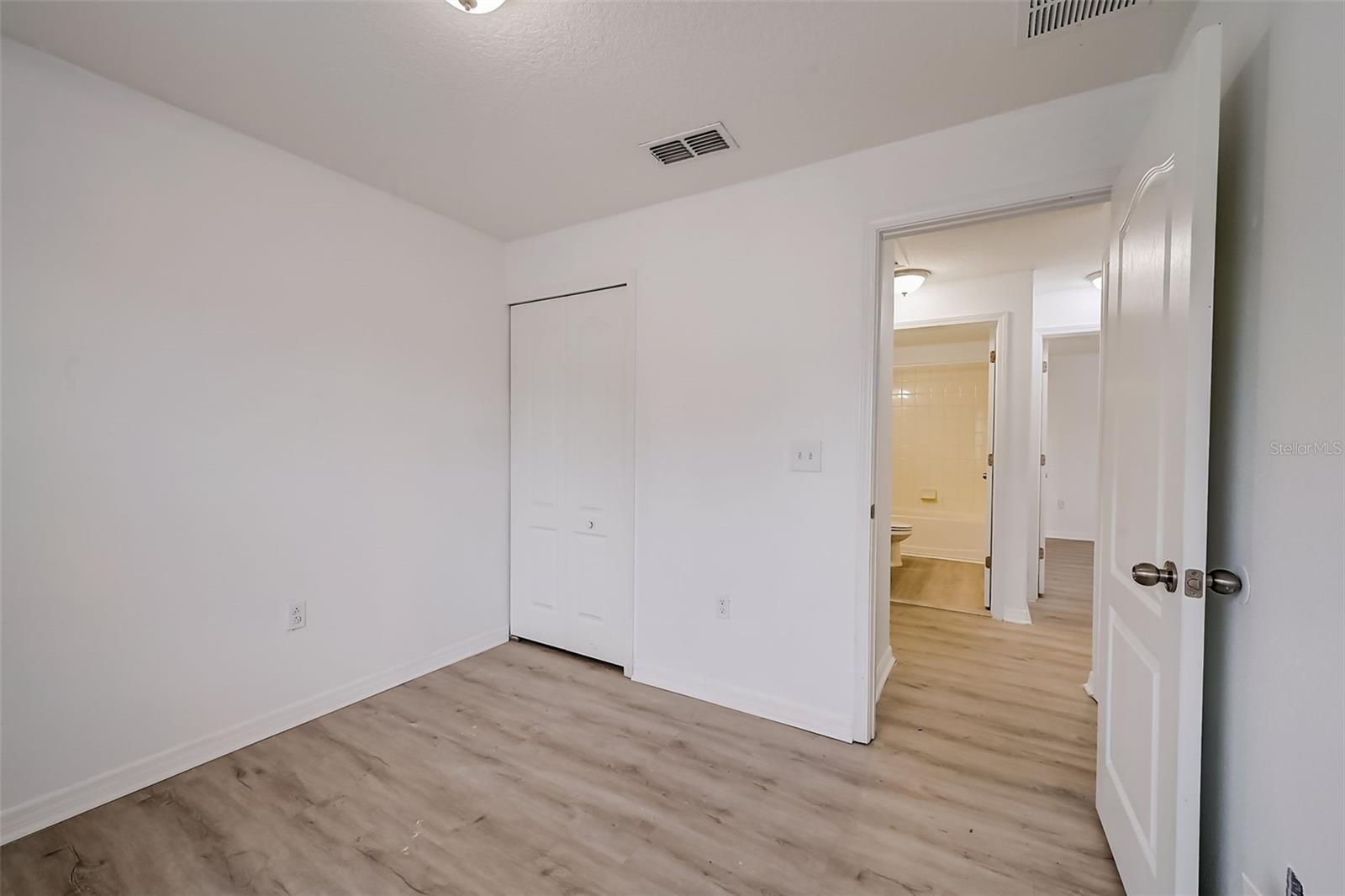 AMBERLEE TWNHMS - Residential