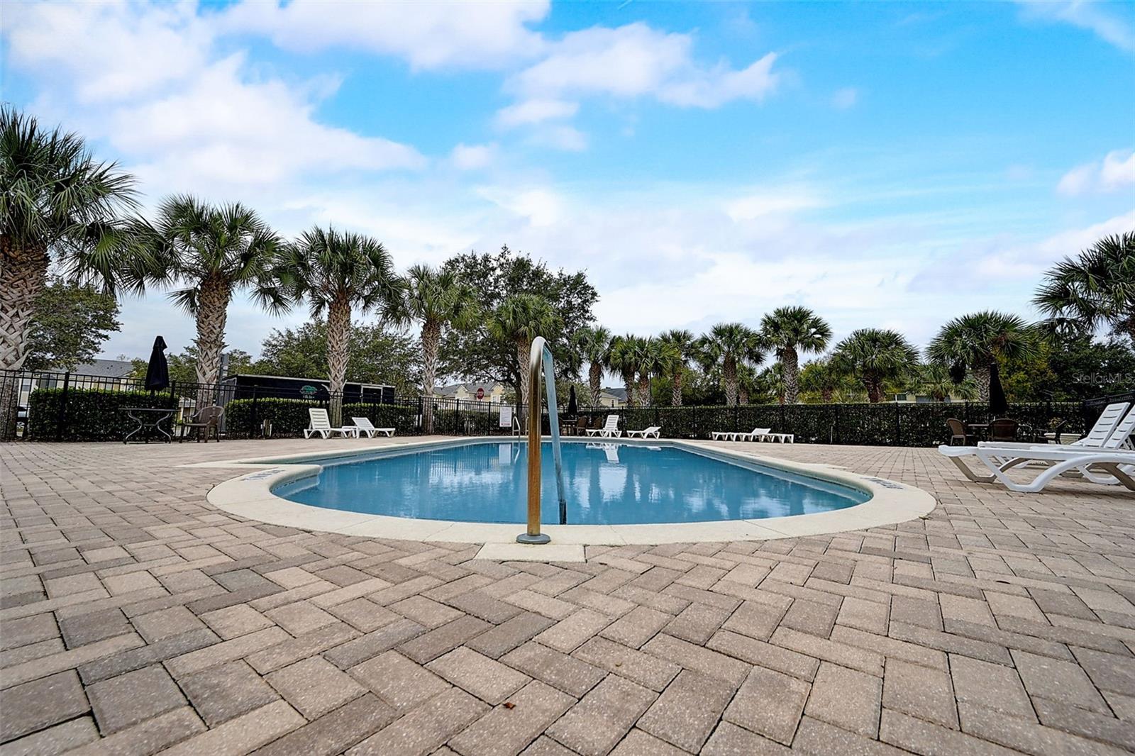 AMBERLEE TWNHMS - Residential