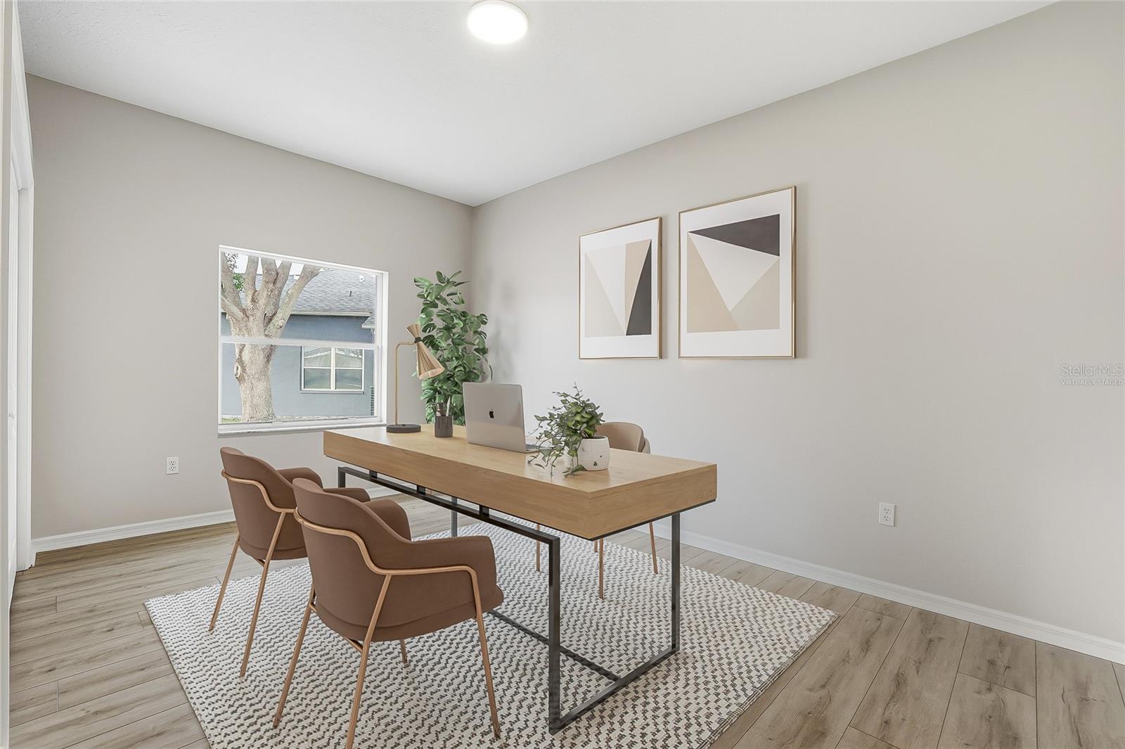 SUNSET LAKES - Residential