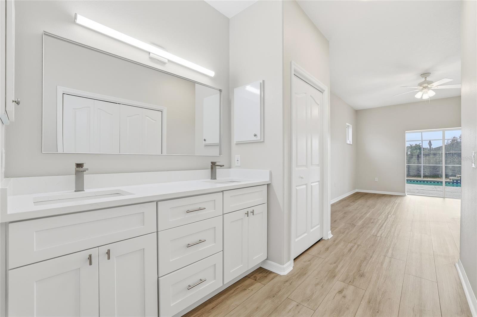 SUNSET LAKES - Residential