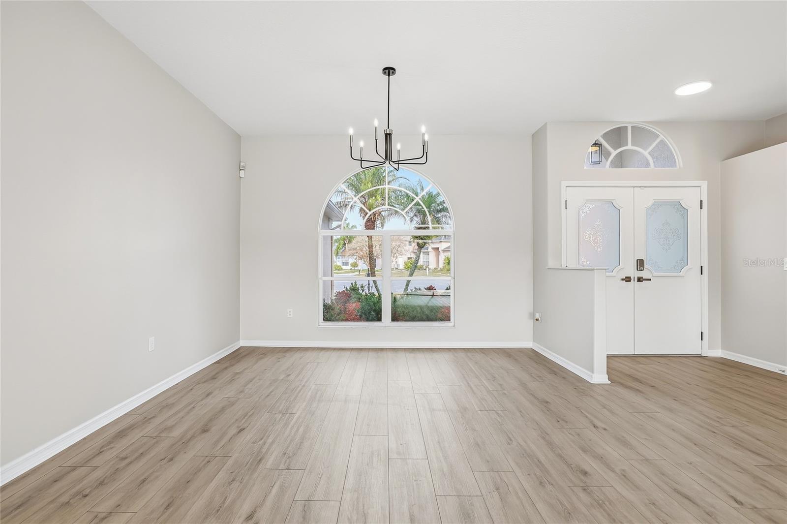 SUNSET LAKES - Residential