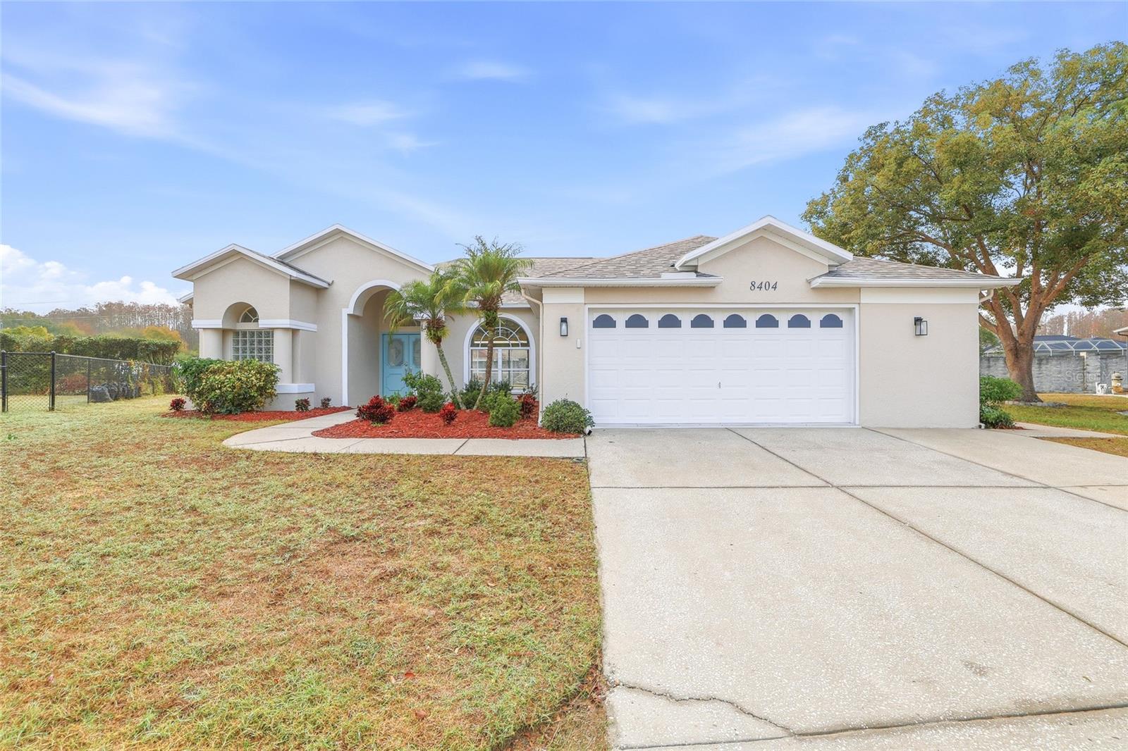 SUNSET LAKES - Residential