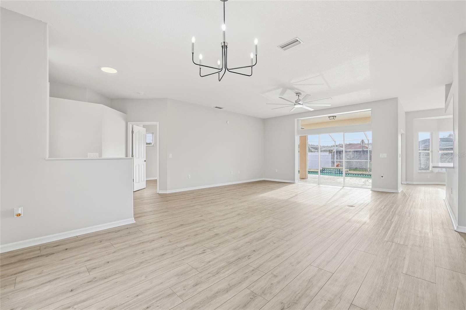 SUNSET LAKES - Residential