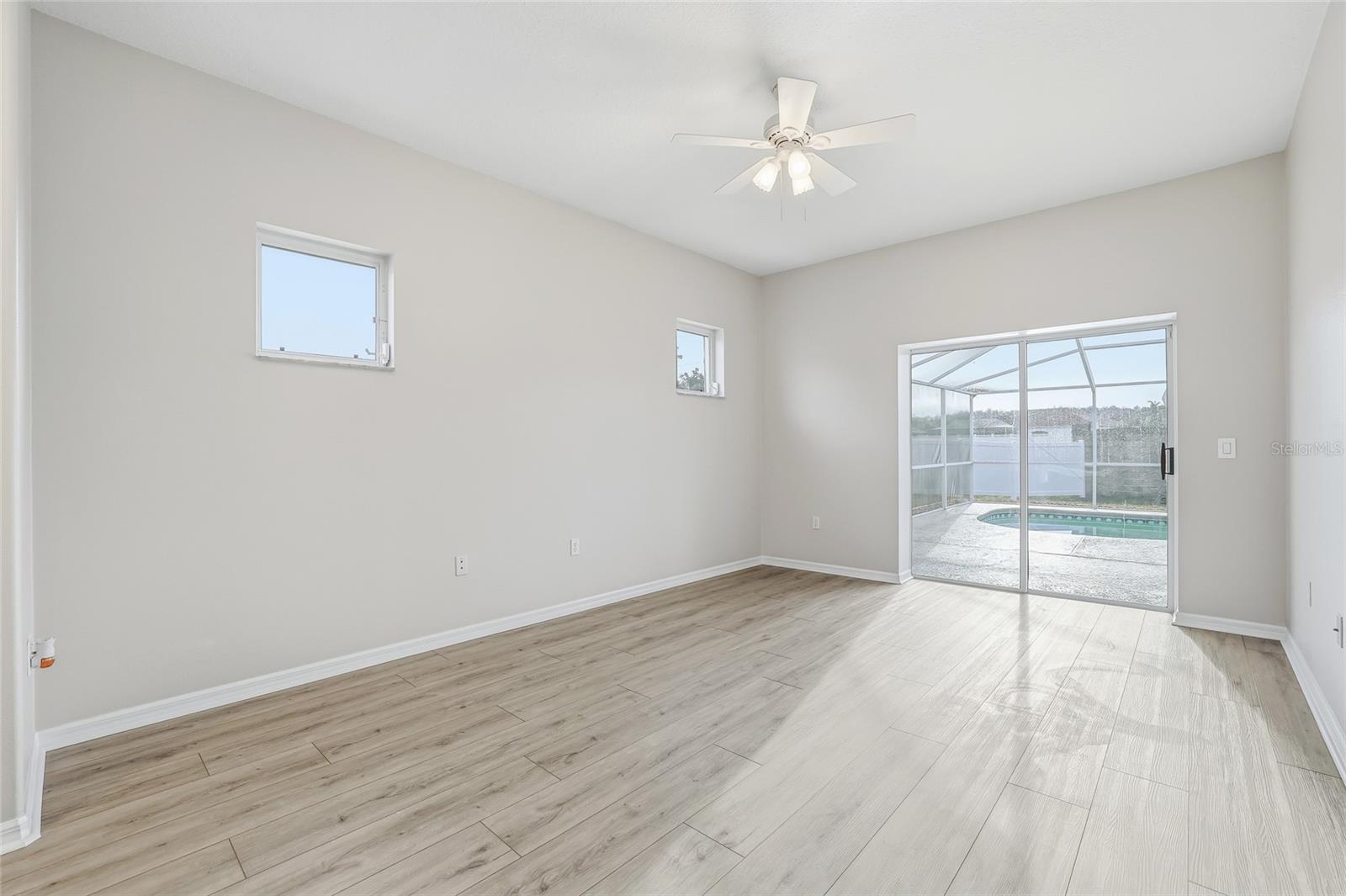 SUNSET LAKES - Residential