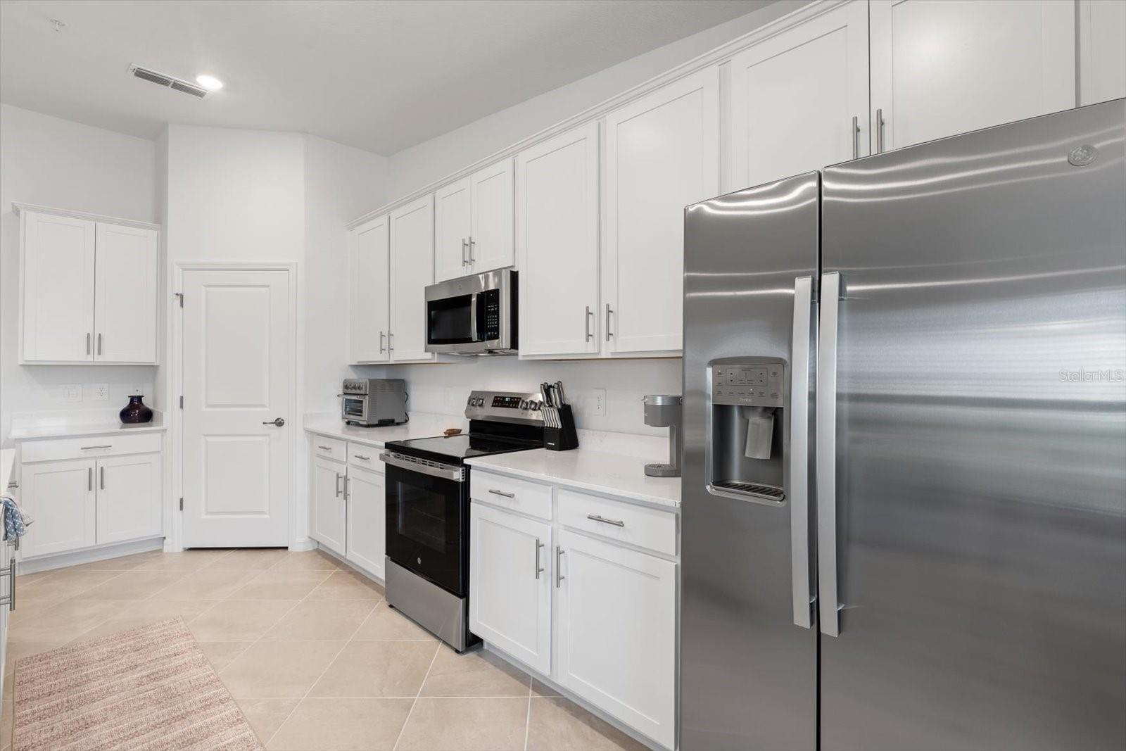 WELLEN PARK GOLF AND COUNTRY CLUB - Residential Lease