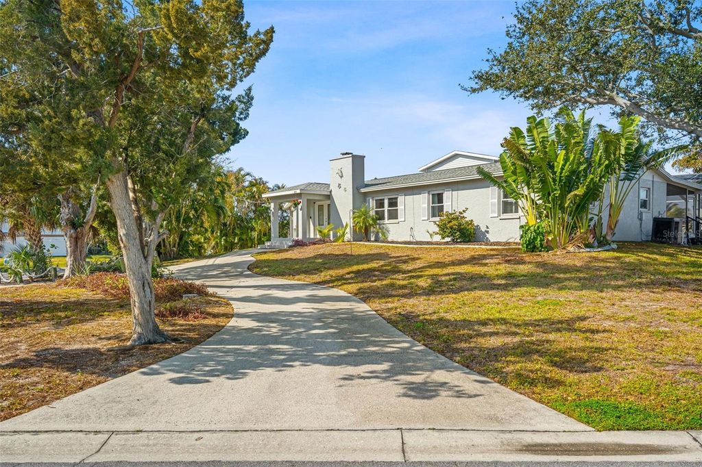 Photo of 4819 Palmetto Point Drive, Palmetto, FL 34221 (MLS # A4683387)