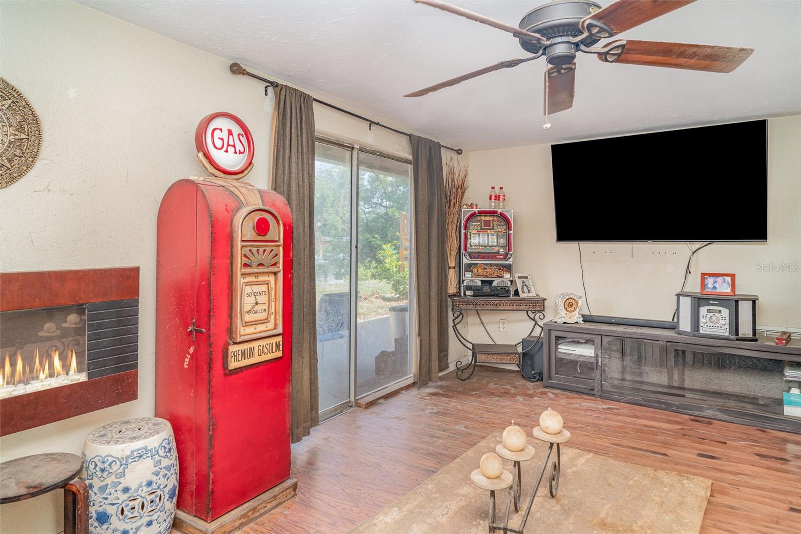 3921 MARLBOROUGH PLACE
