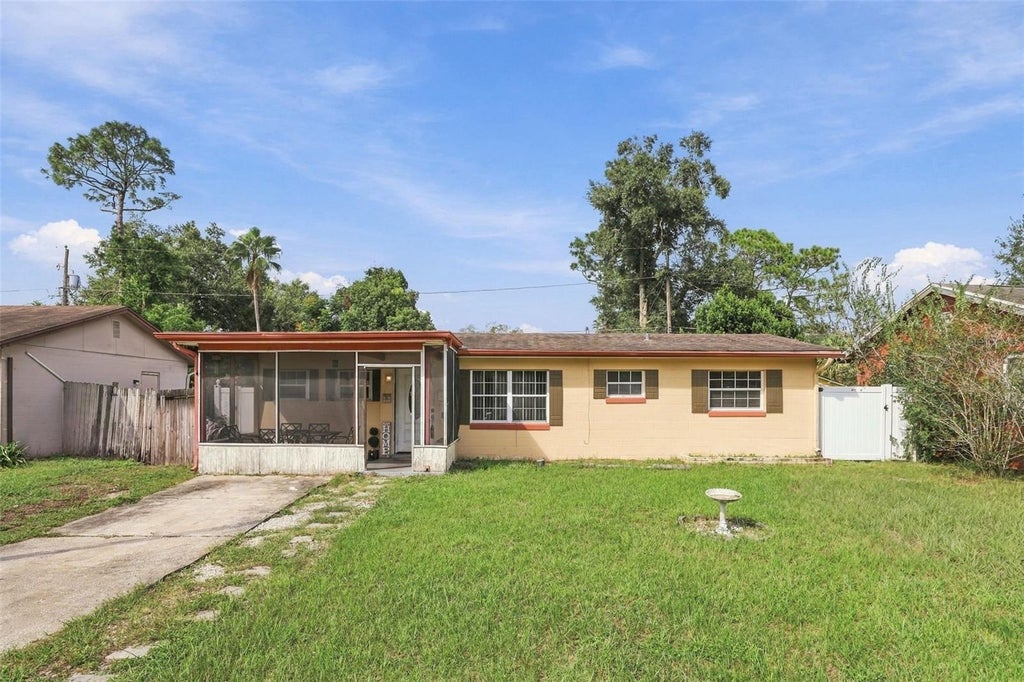 Photo of 631 Jasmine Road, Casselberry, FL 32707 (MLS # O6449012)