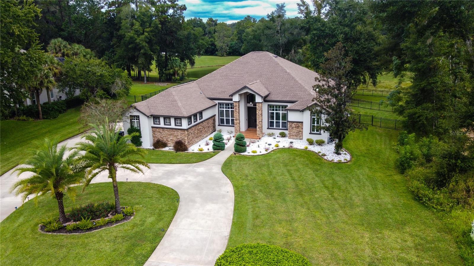 BELLECHASE LAURELS - Residential