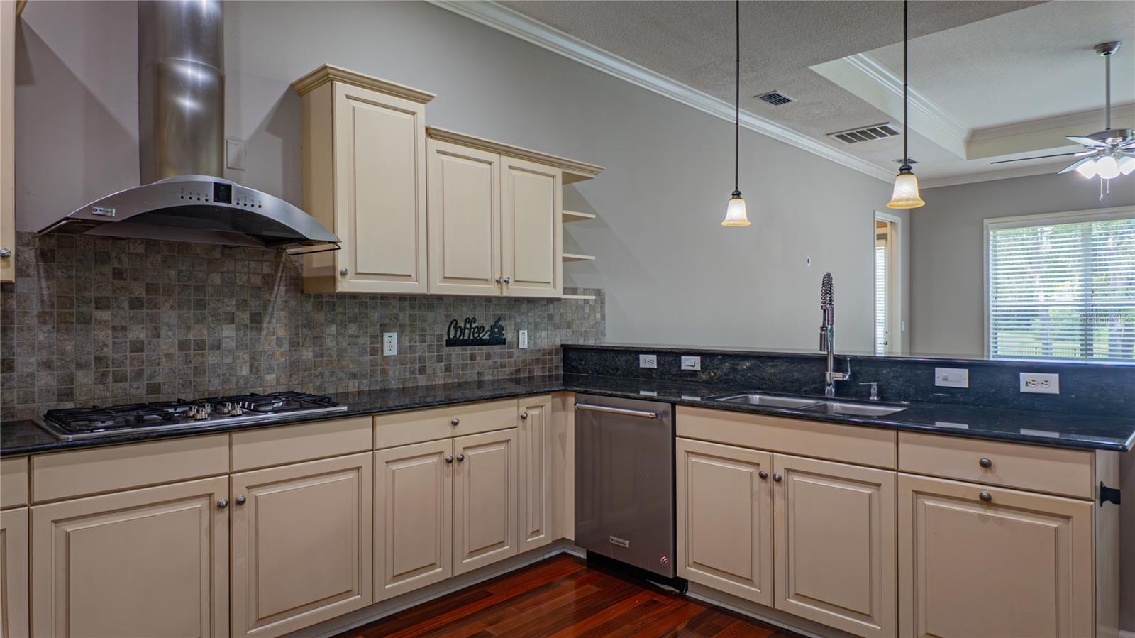 BELLECHASE LAURELS - Residential