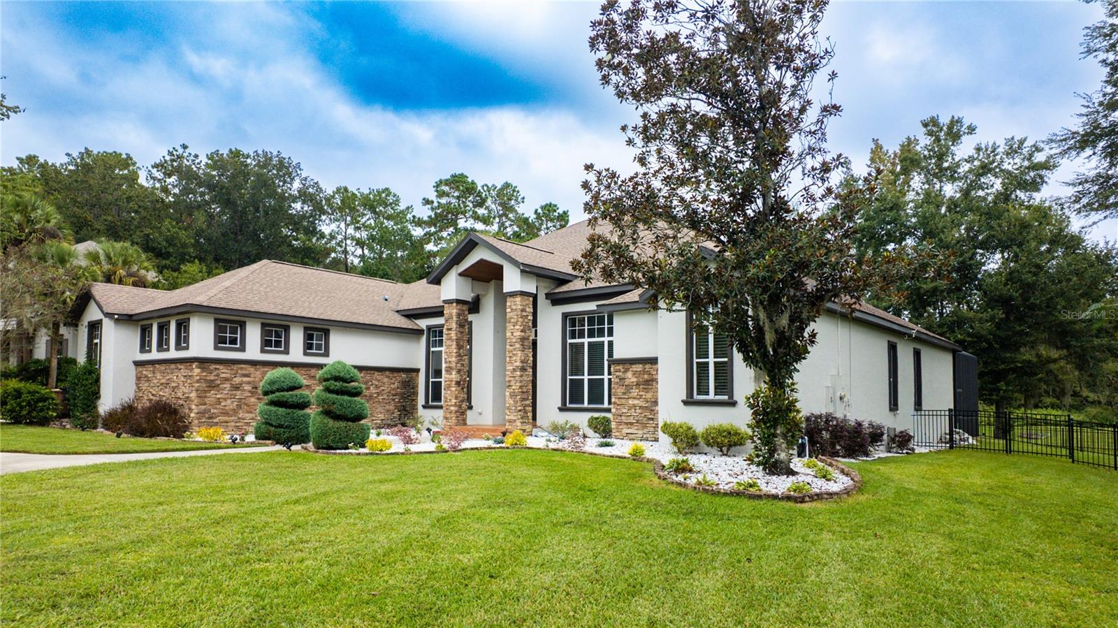 BELLECHASE LAURELS - Residential