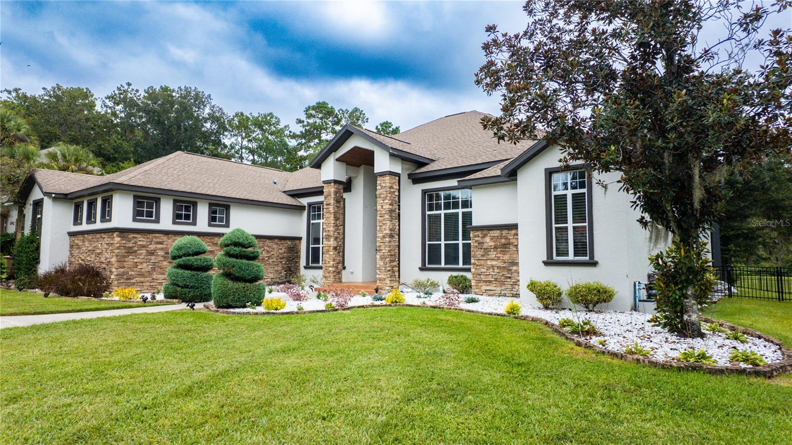 BELLECHASE LAURELS - Residential
