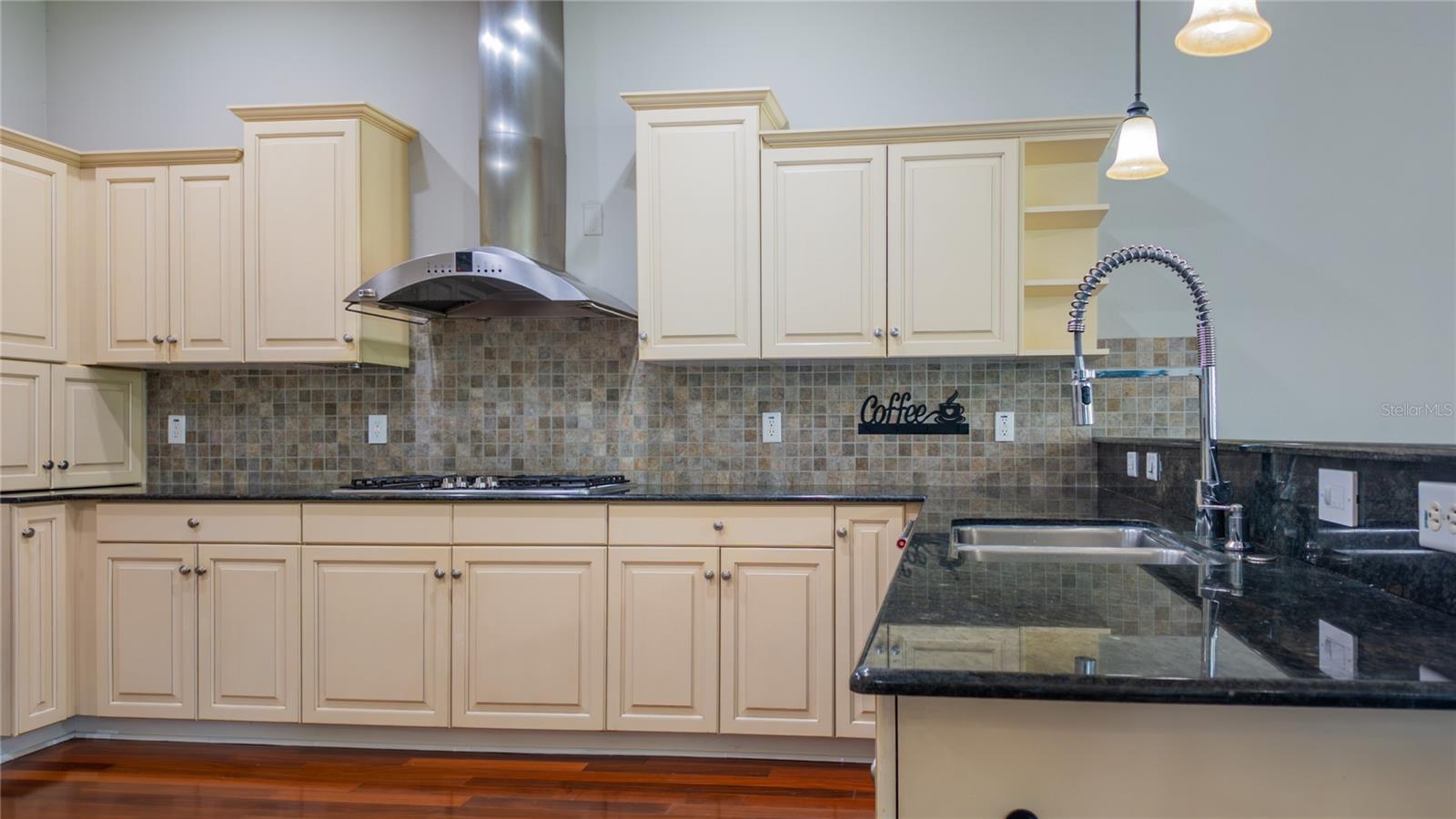 BELLECHASE LAURELS - Residential