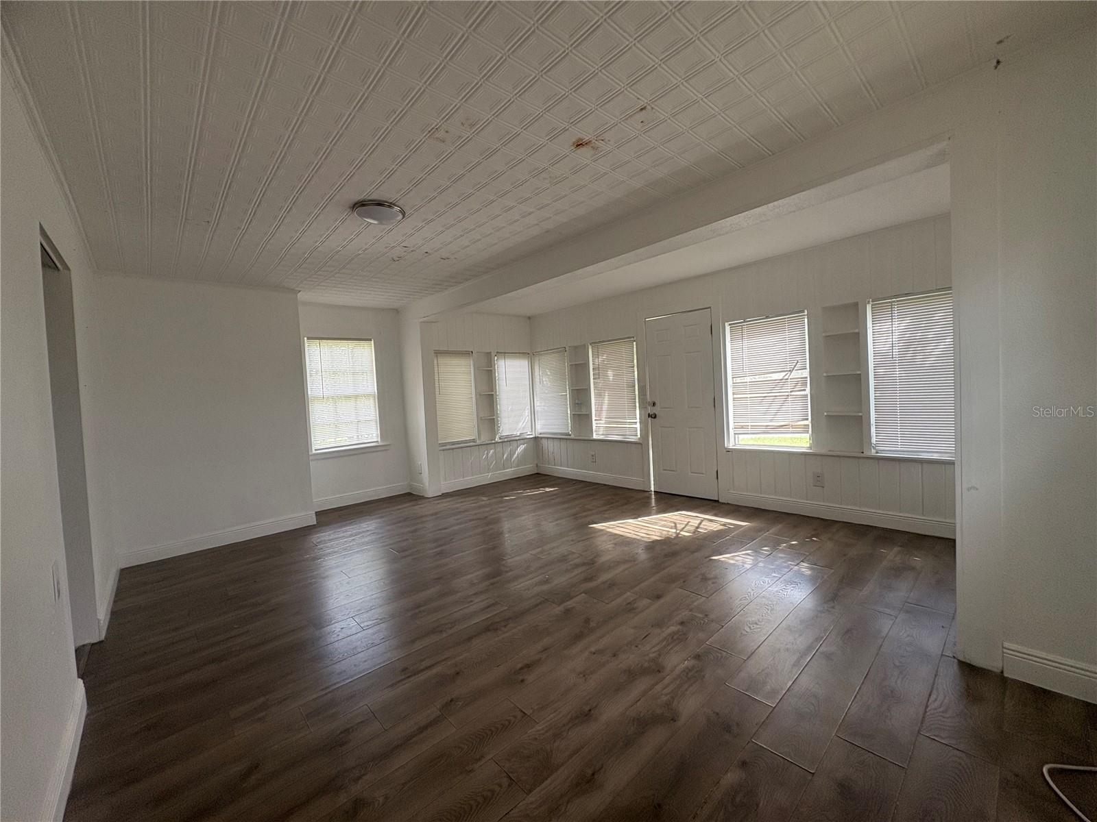 BERKSHIRES IN DEANBURG 04-17-30 - Residential Lease