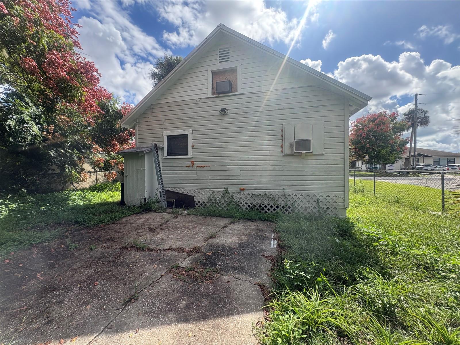 BERKSHIRES IN DEANBURG 04-17-30 - Residential Lease