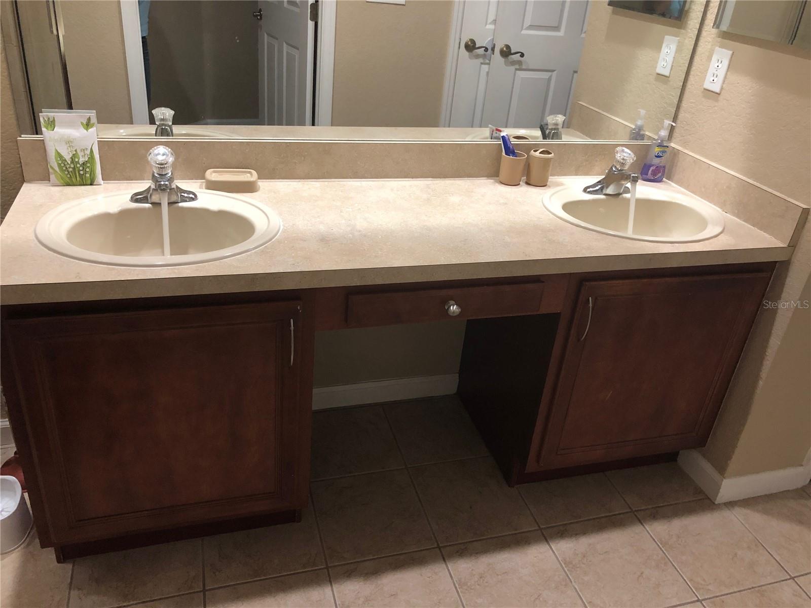 FLORA RIDGE CONDO PH 7 BLDG 12 - Residential