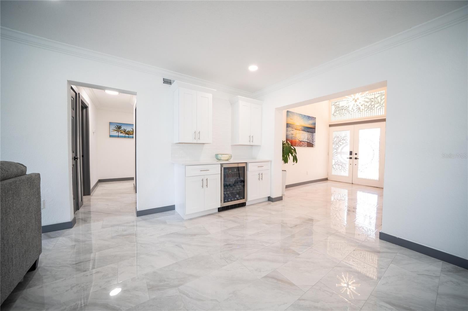 166 BAYSIDE DRIVE
