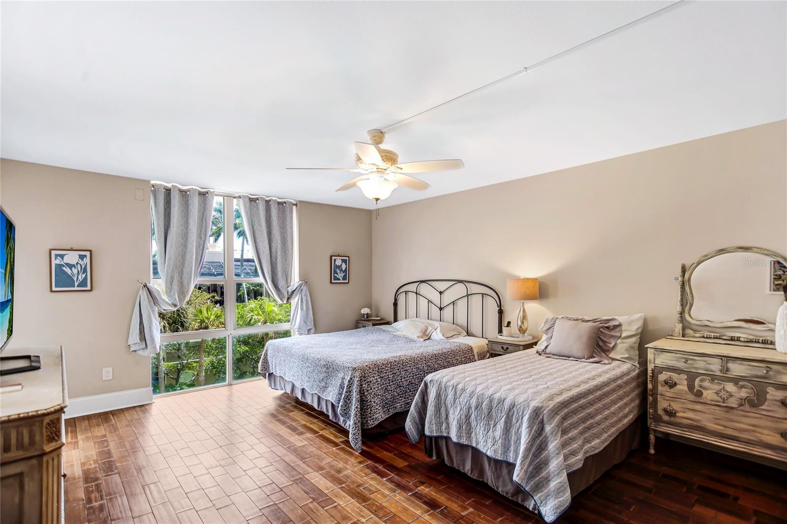 LIDO BEACH CLUB - Residential Lease