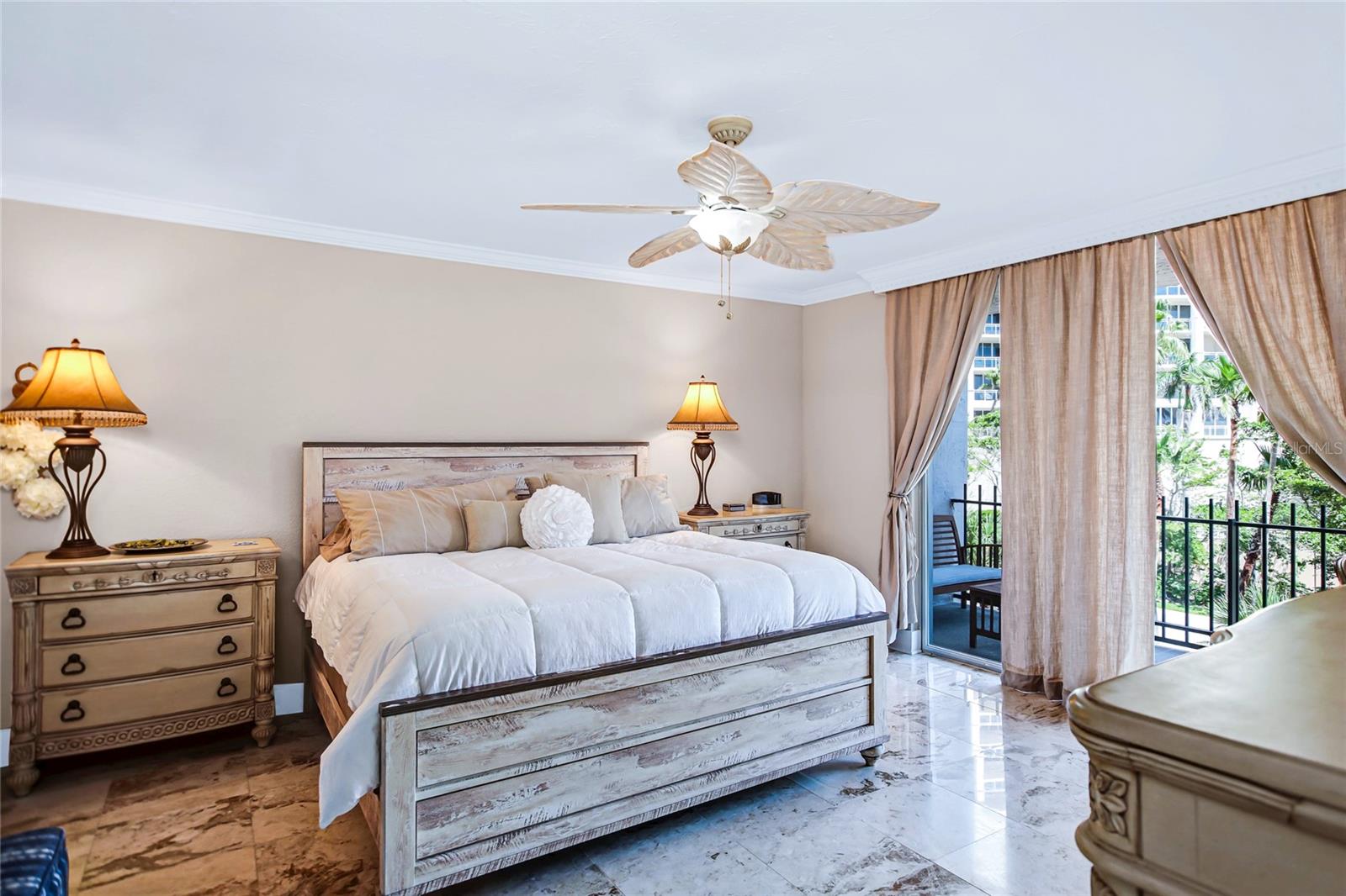 LIDO BEACH CLUB - Residential Lease