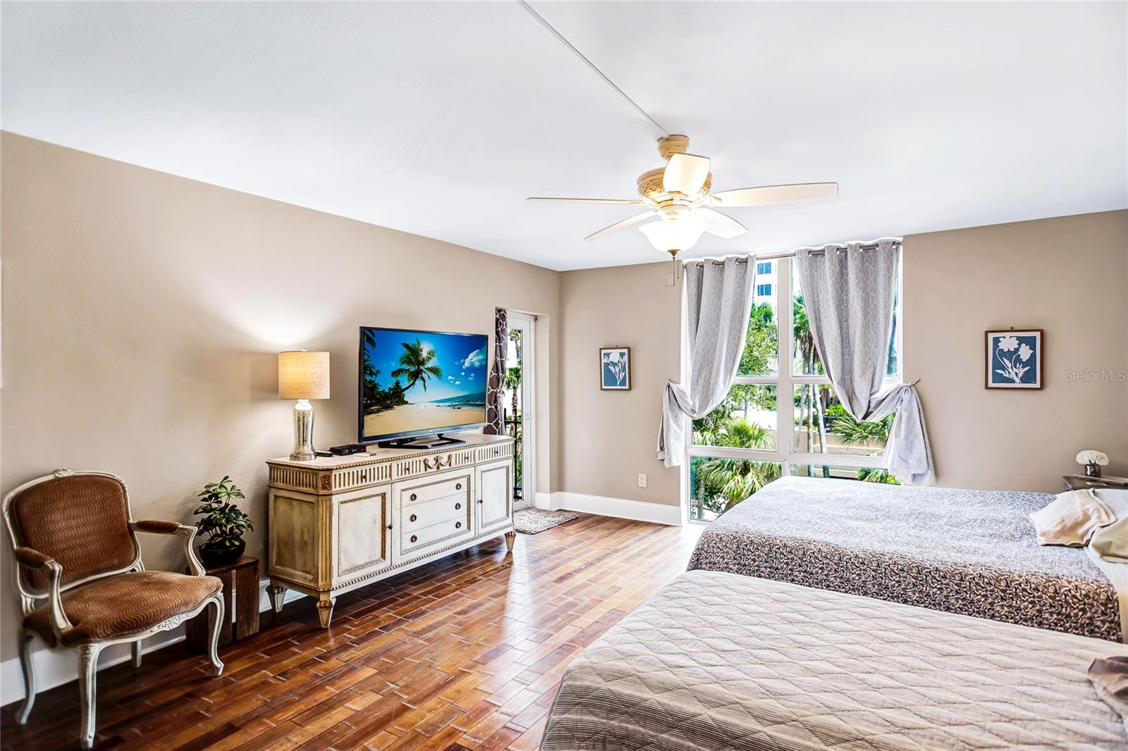 LIDO BEACH CLUB - Residential Lease