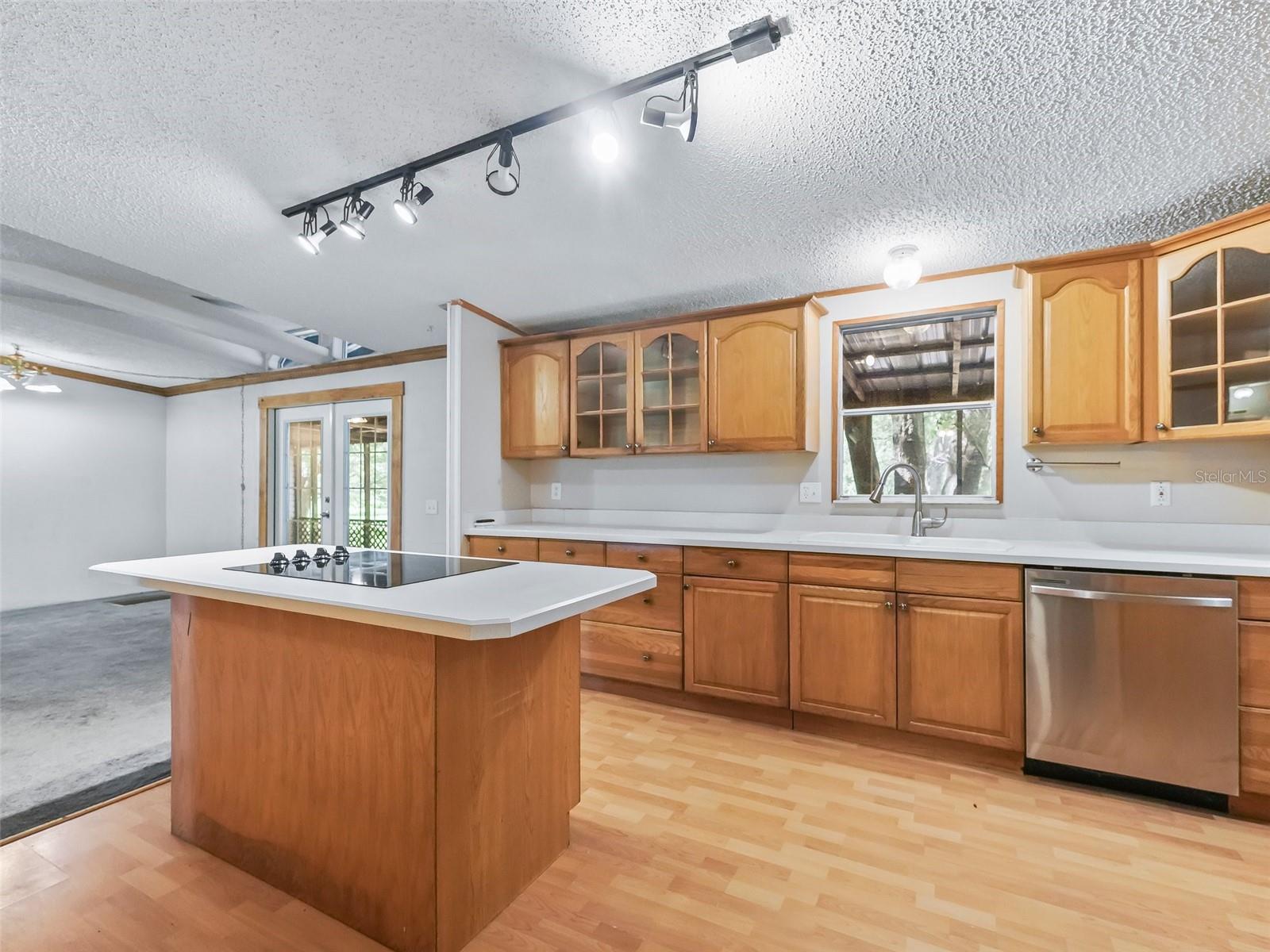 COUNTRYSIDE LAKES - Residential