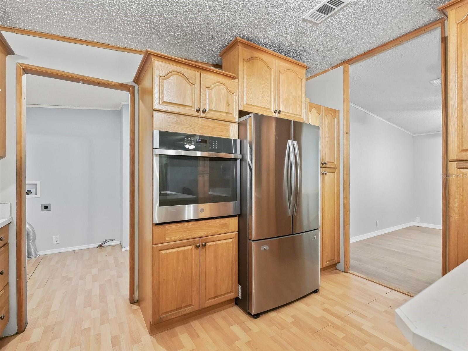 COUNTRYSIDE LAKES - Residential