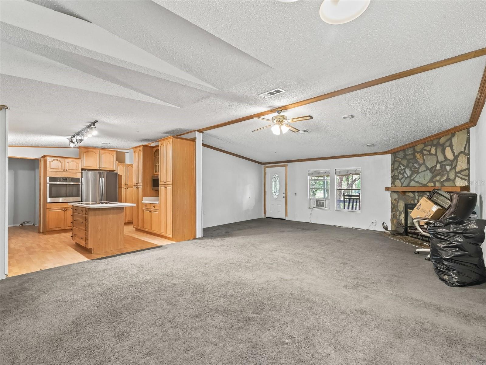 COUNTRYSIDE LAKES - Residential