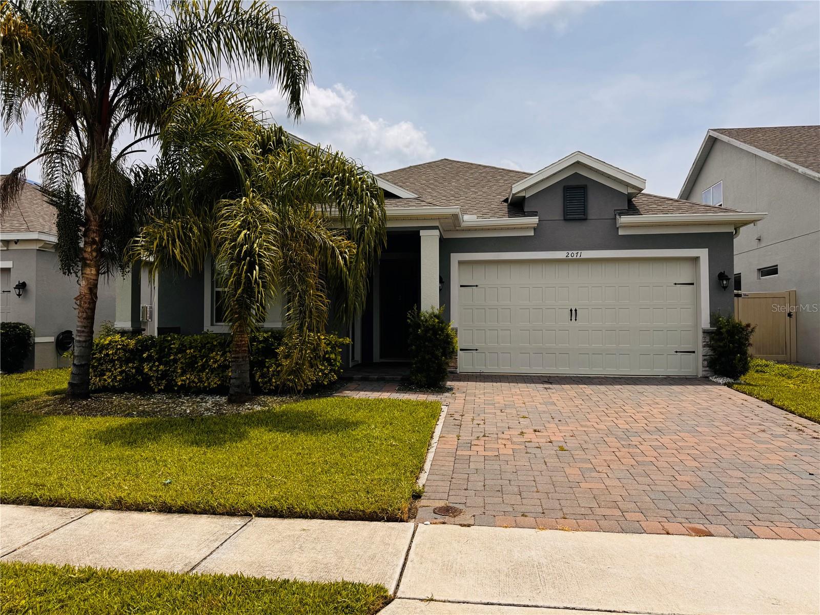 Welcome to 2071 Sola Vista Avenue, located in the desirable community of Saint Cloud, Florida (34771)! This inviting 3-bedroom, 2-bathroom home offers the perfect combination of comfort, style, and convenience.
? Key Features:
Spacious 3 bedrooms and 2 full bathrooms
Open floor plan ideal for family living and entertaining
Modern kitchen with ample counter space and storage
Bright living areas filled with natural light
Private backyard, perfect for outdoor gatherings or relaxation
Driveway and garage with plenty of parking space
Community & Location Highlights:
Peaceful and family-friendly neighborhood
Quick access to Lake Nona, Medical City, shopping, dining, and top-rated schools
Short drive to Orlando International Airport, Downtown Orlando, and world-famous theme parks
This home is move-in ready and waiting for you! Don’t miss the chance to live in one of Saint Cloud’s most convenient locations.