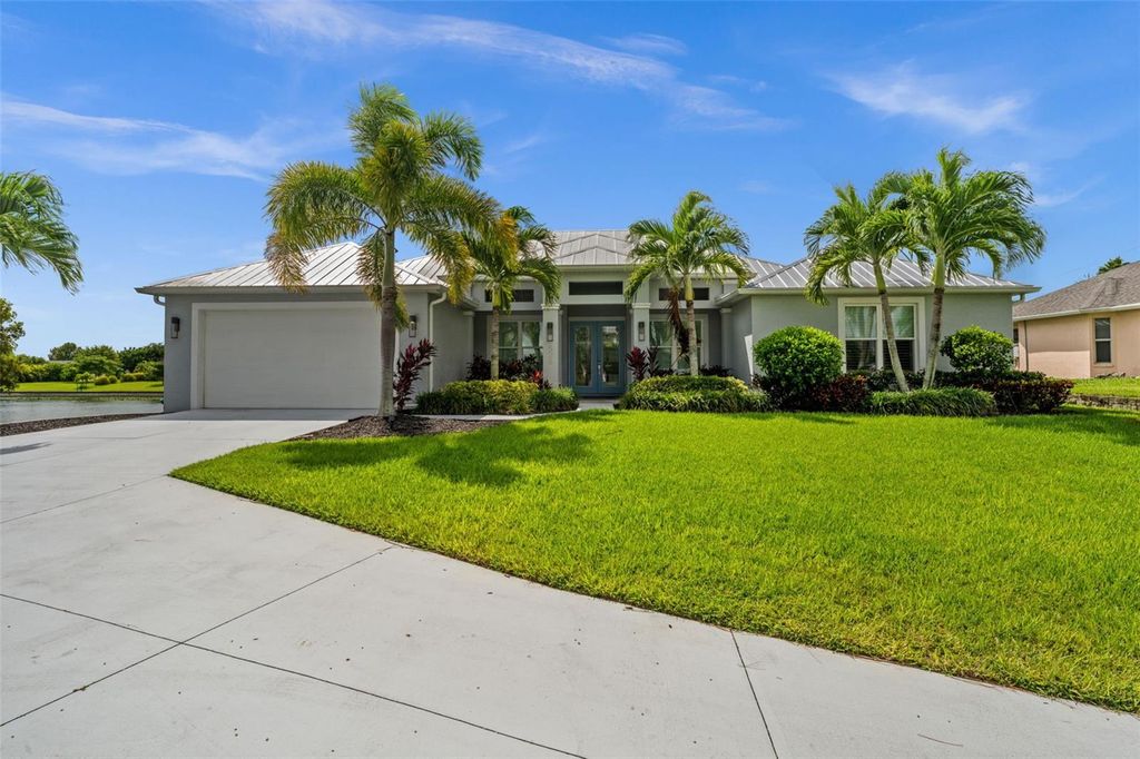Photo of 528 SE 14th Terrace, Cape Coral, FL 33990 (MLS # C7515921)