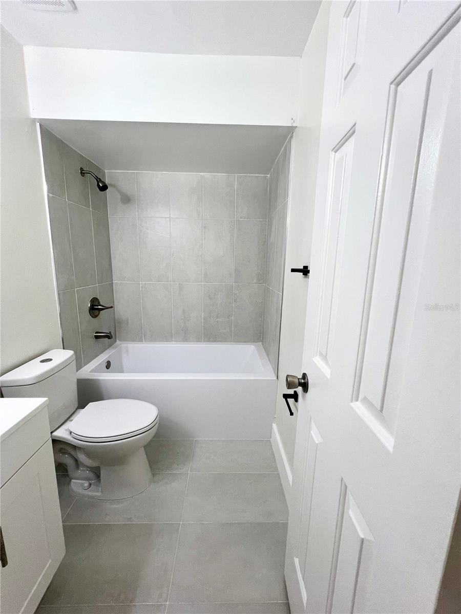 WINDTREE GARDENS CONDO PH 03 - Residential Lease