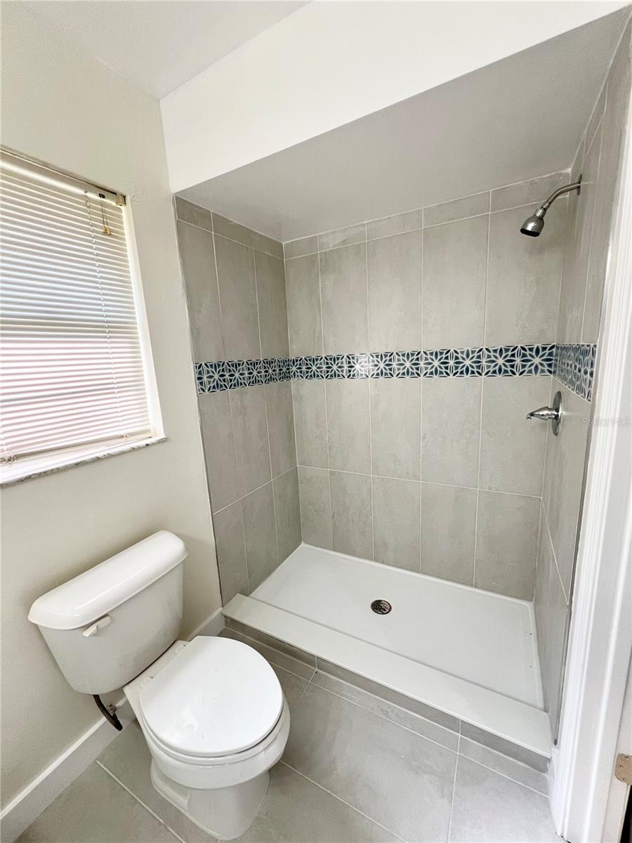 WINDTREE GARDENS CONDO PH 03 - Residential Lease