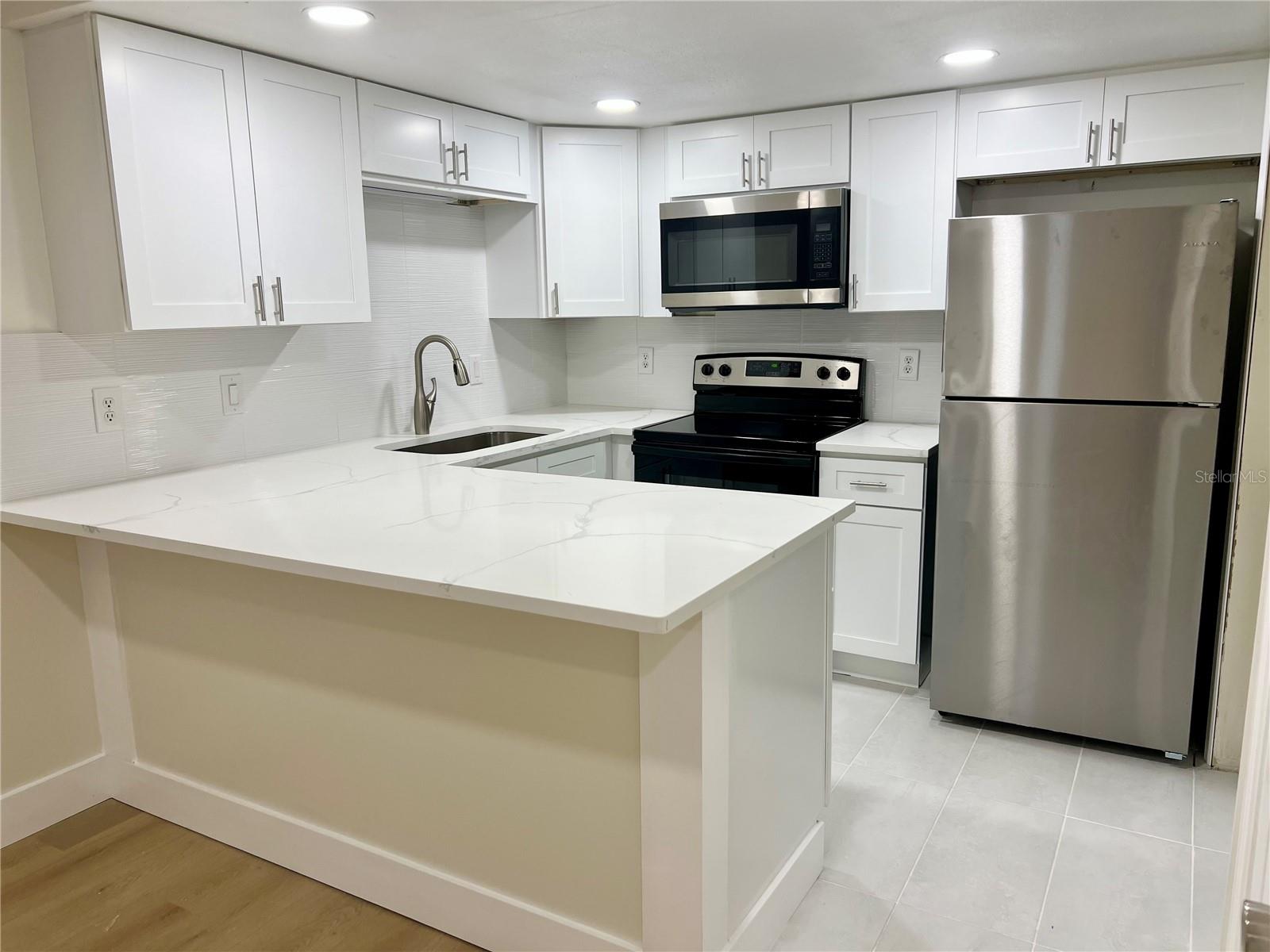 WINDTREE GARDENS CONDO PH 03 - Residential Lease