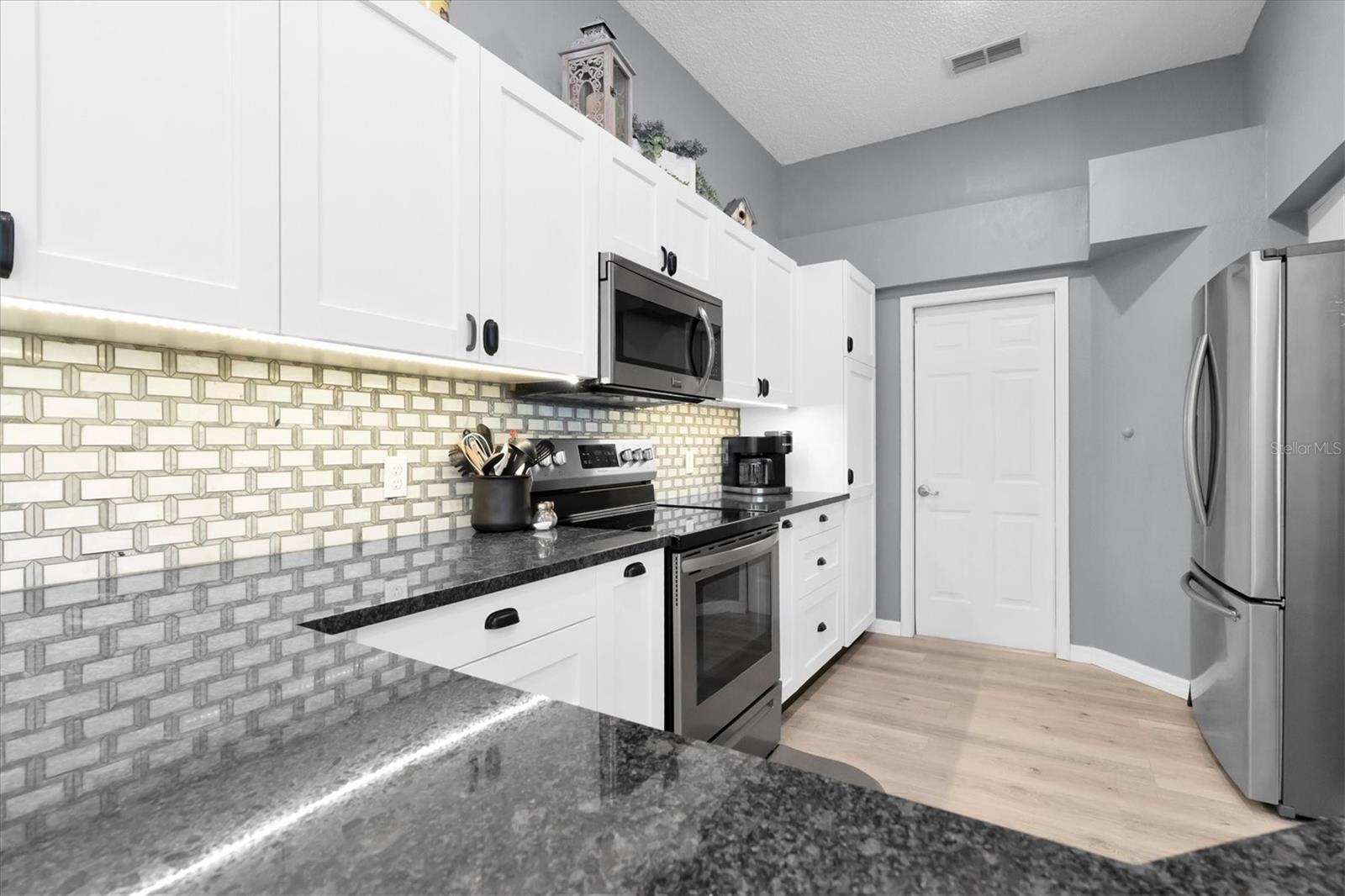 SOUTHERN OAKS - Residential