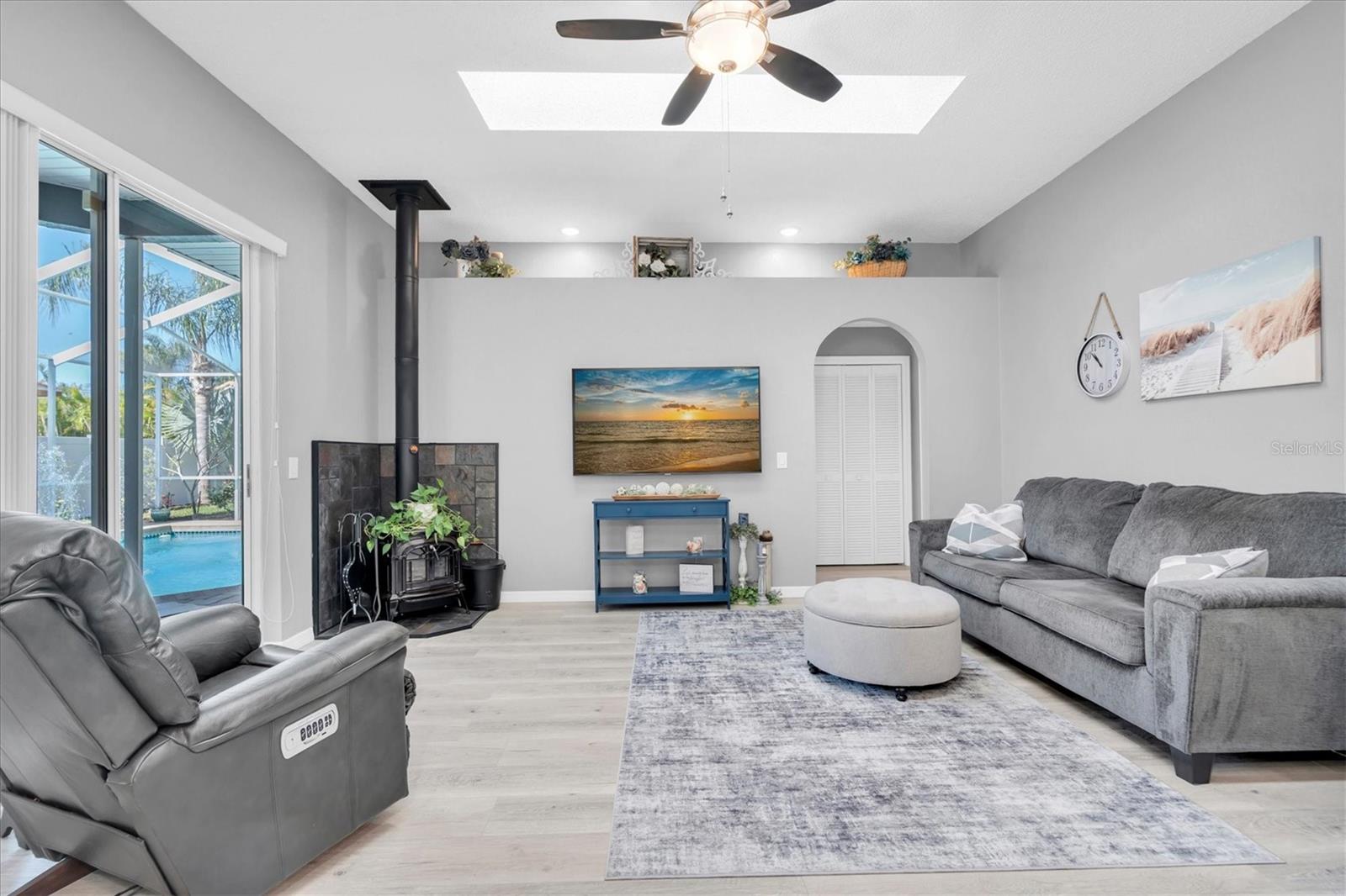 SOUTHERN OAKS - Residential