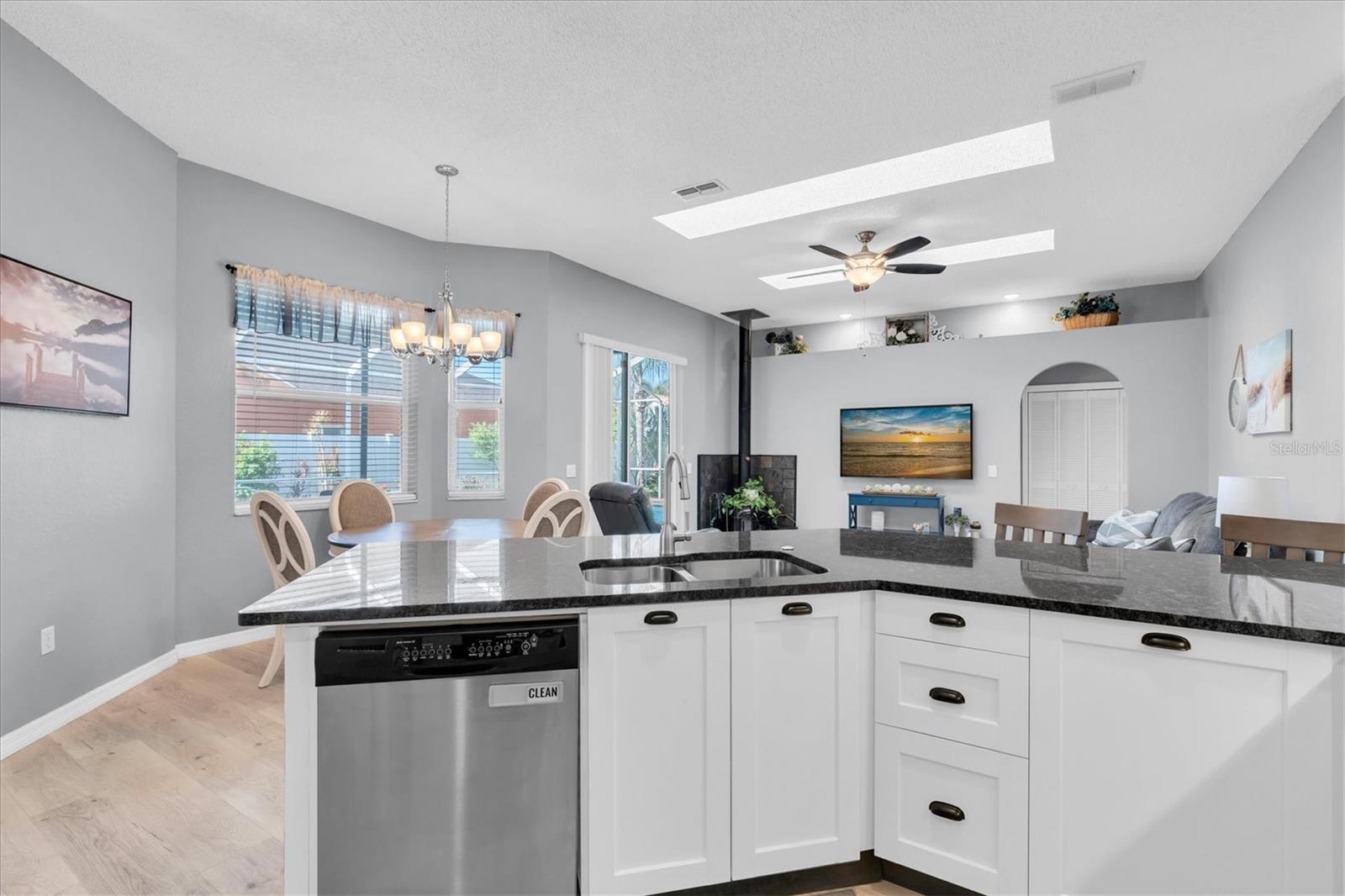 SOUTHERN OAKS - Residential