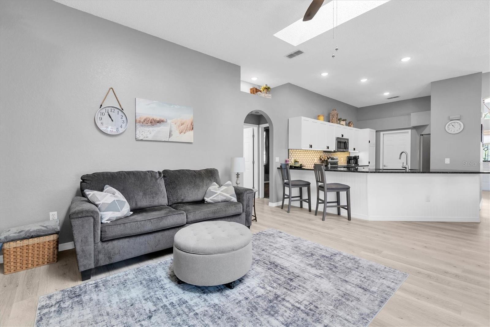 SOUTHERN OAKS - Residential